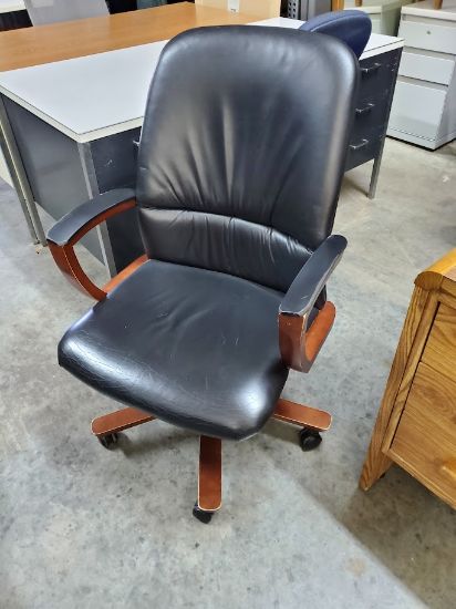 Picture of Black leather chair