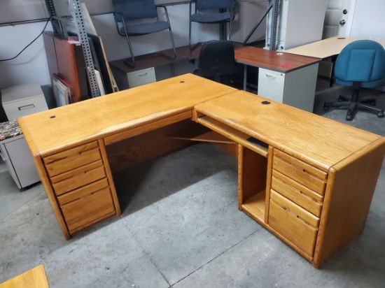 Picture of L Desk  69x82